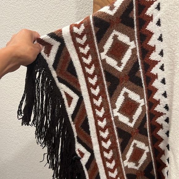 Idyllwind by Miranda Lambert, poncho - Picture 4 of 8